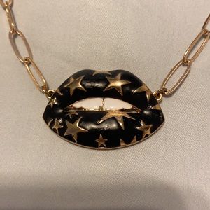 boutique lip necklace